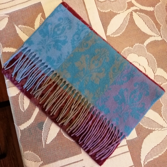 Vintage Lord&Taylor Cashmere/Silk Blend Scarf - Picture 6 of 6